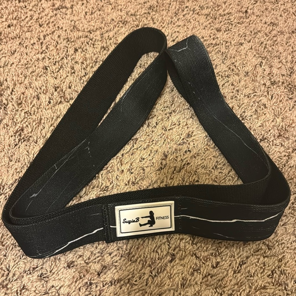 Suzie B fitness black marble long band